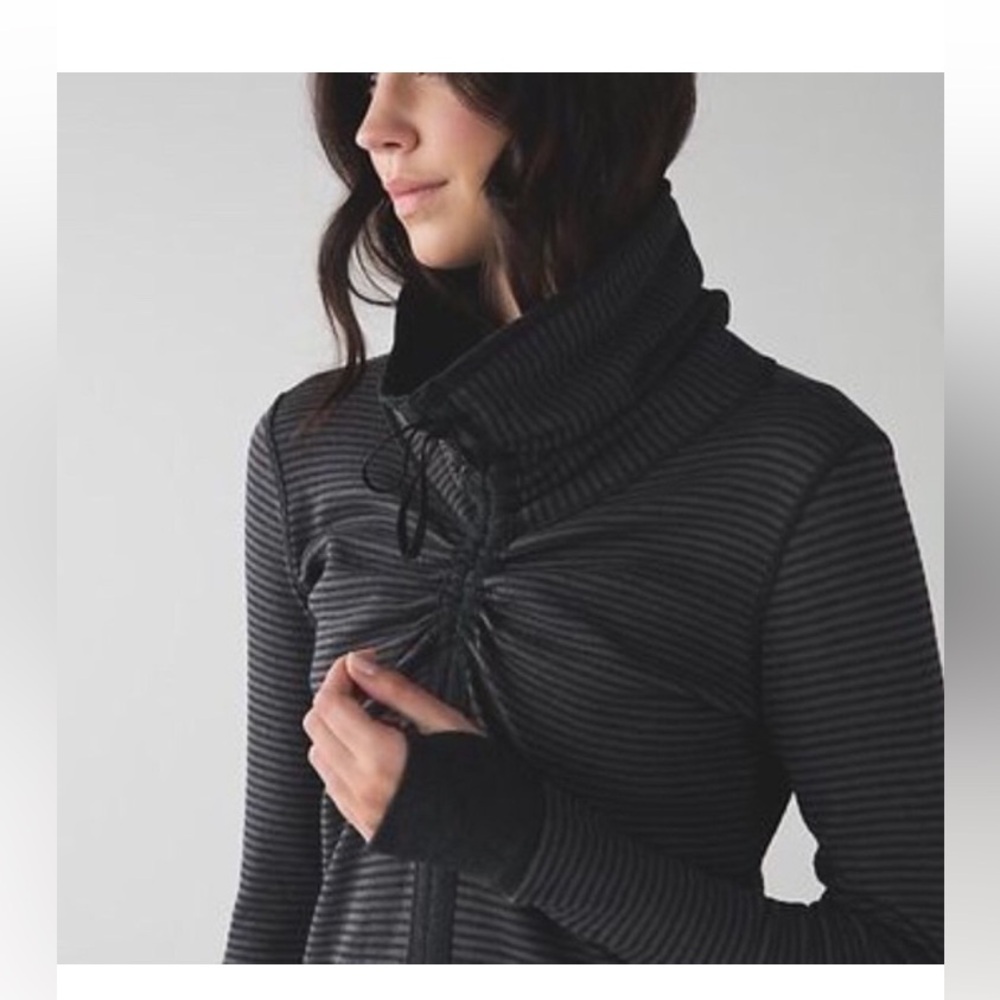 LULULEMON in a Cinch Reversible Cowl Neck Pullover